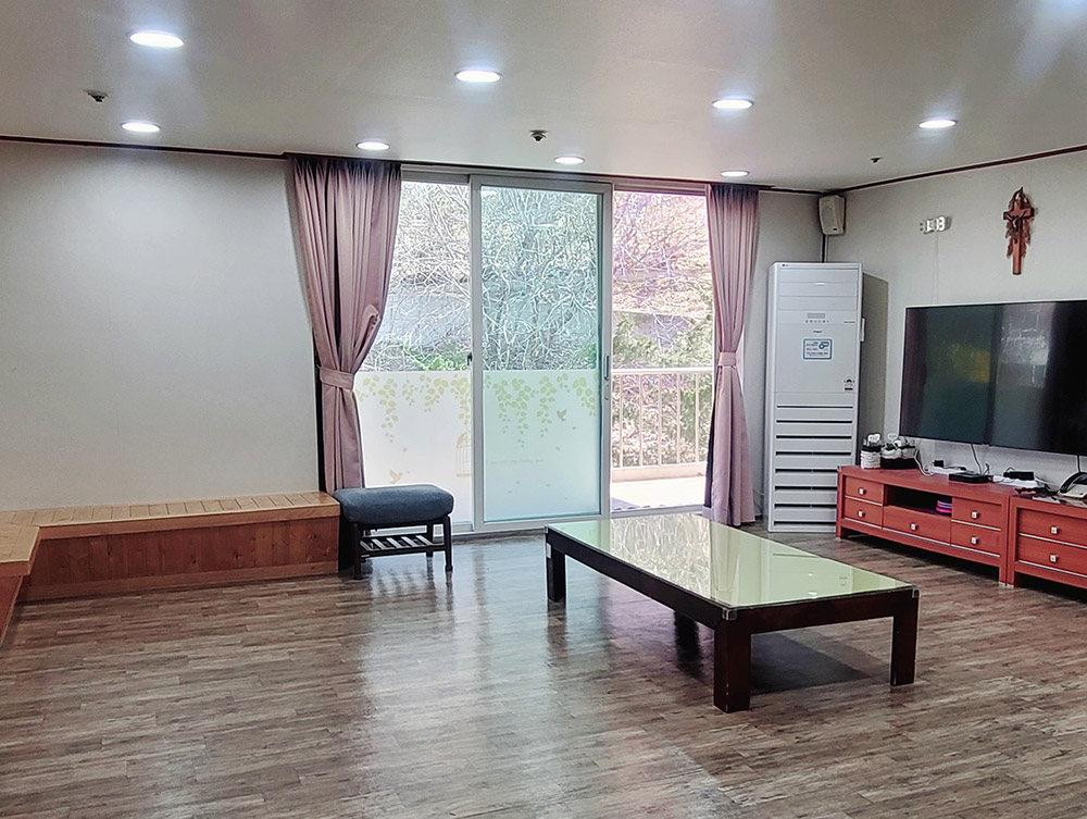 사랑의 집 - 2층 거실